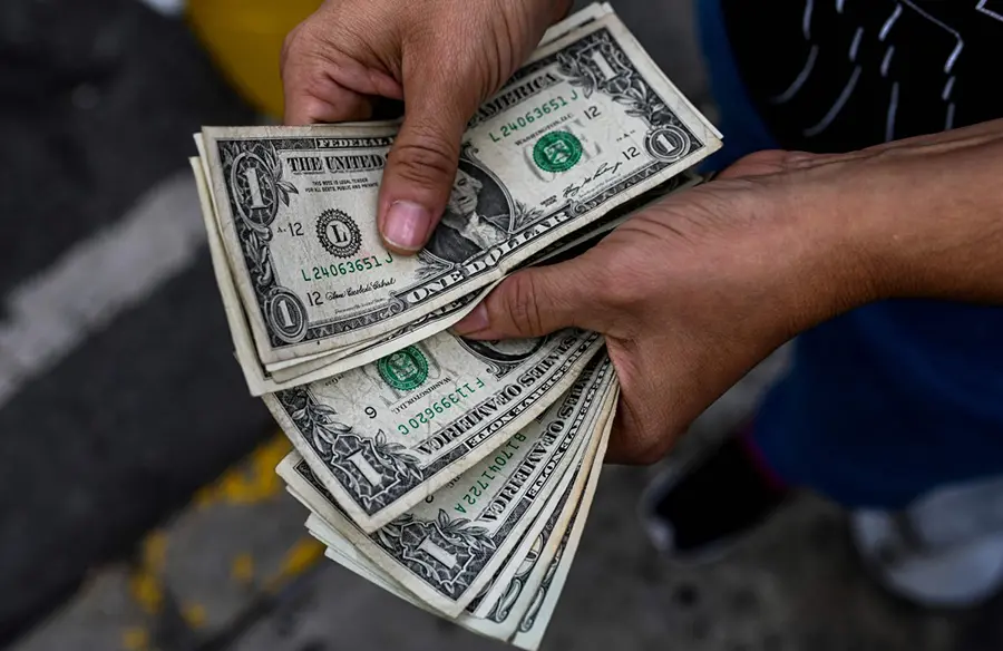 Dollar rises against yen, euro as Fed trade talks in focus