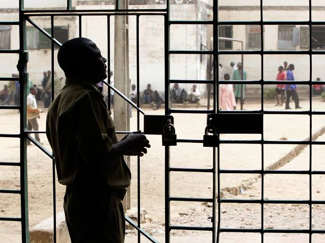 Security Agents Begin Manhunt As Inmates Escape Prison After Heavy Rainfall In Osun